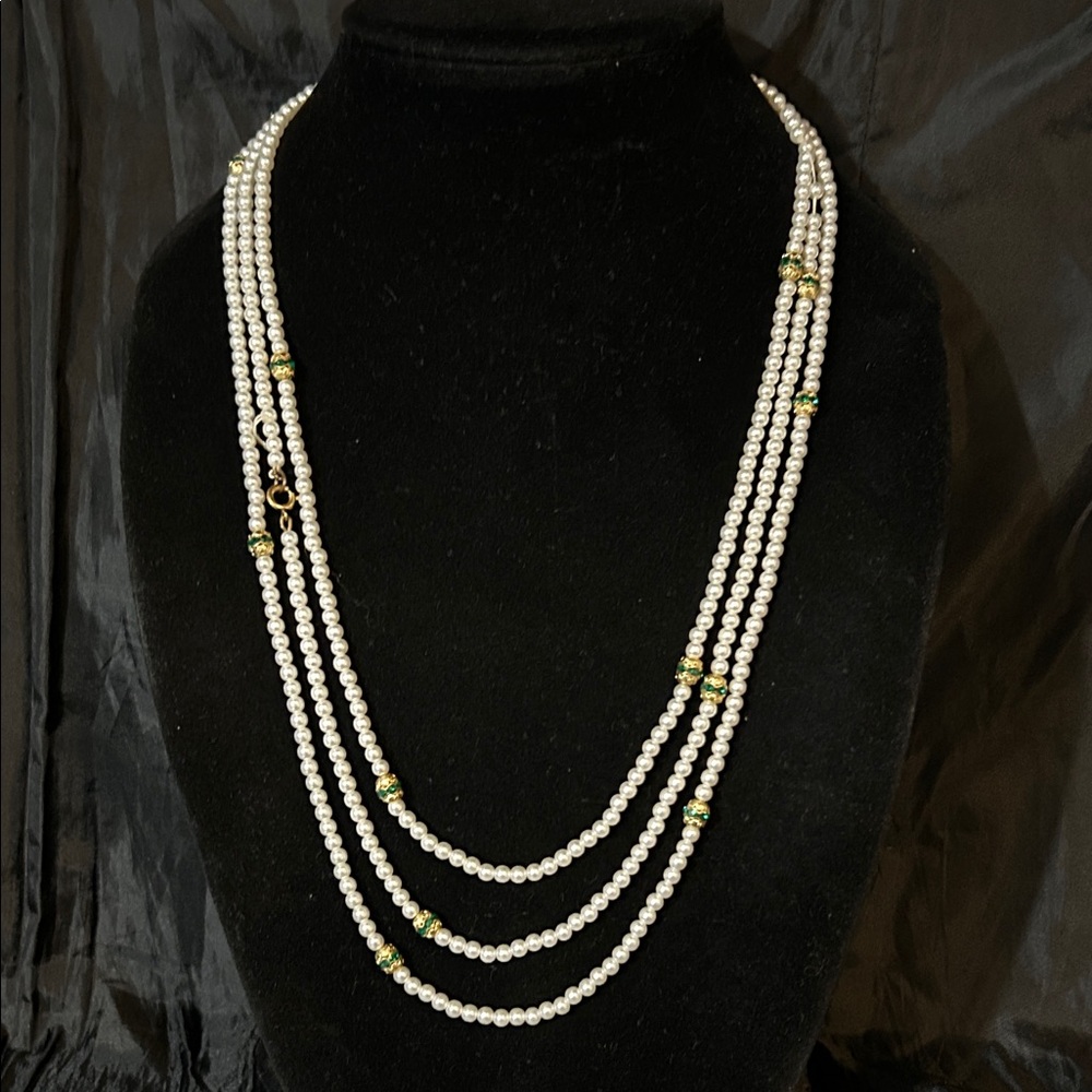 Triple-Strand Pearl Necklace with Green Highlights